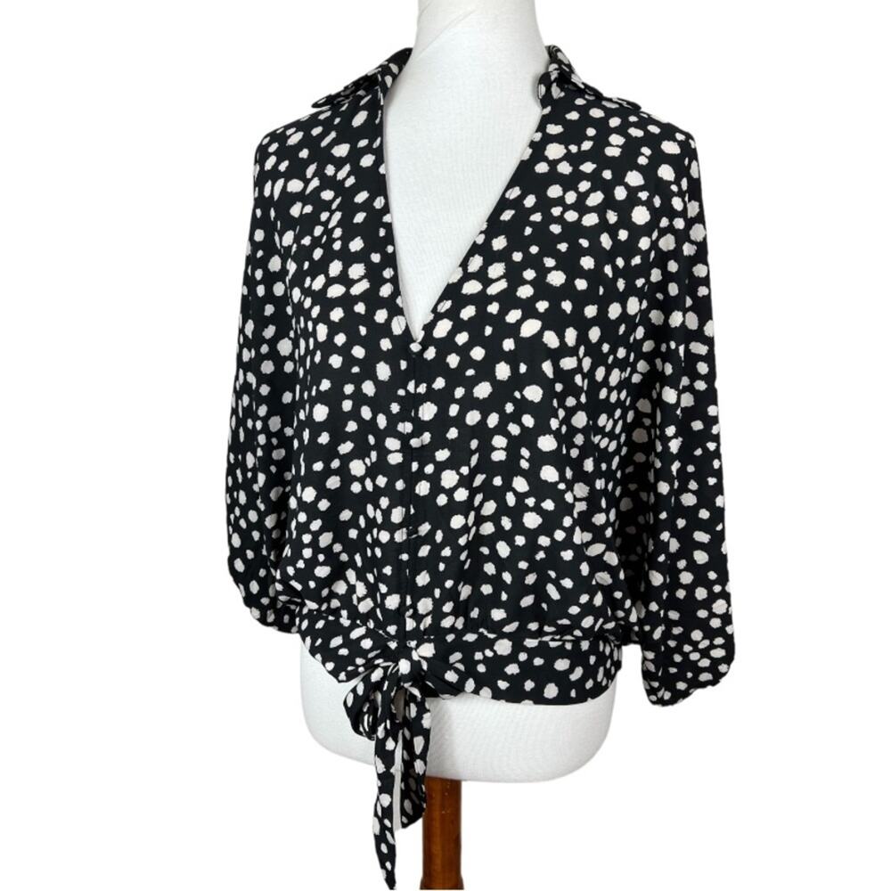 Artistic Works By Lu Black and White Dot Tie Front Blouse Size Large
